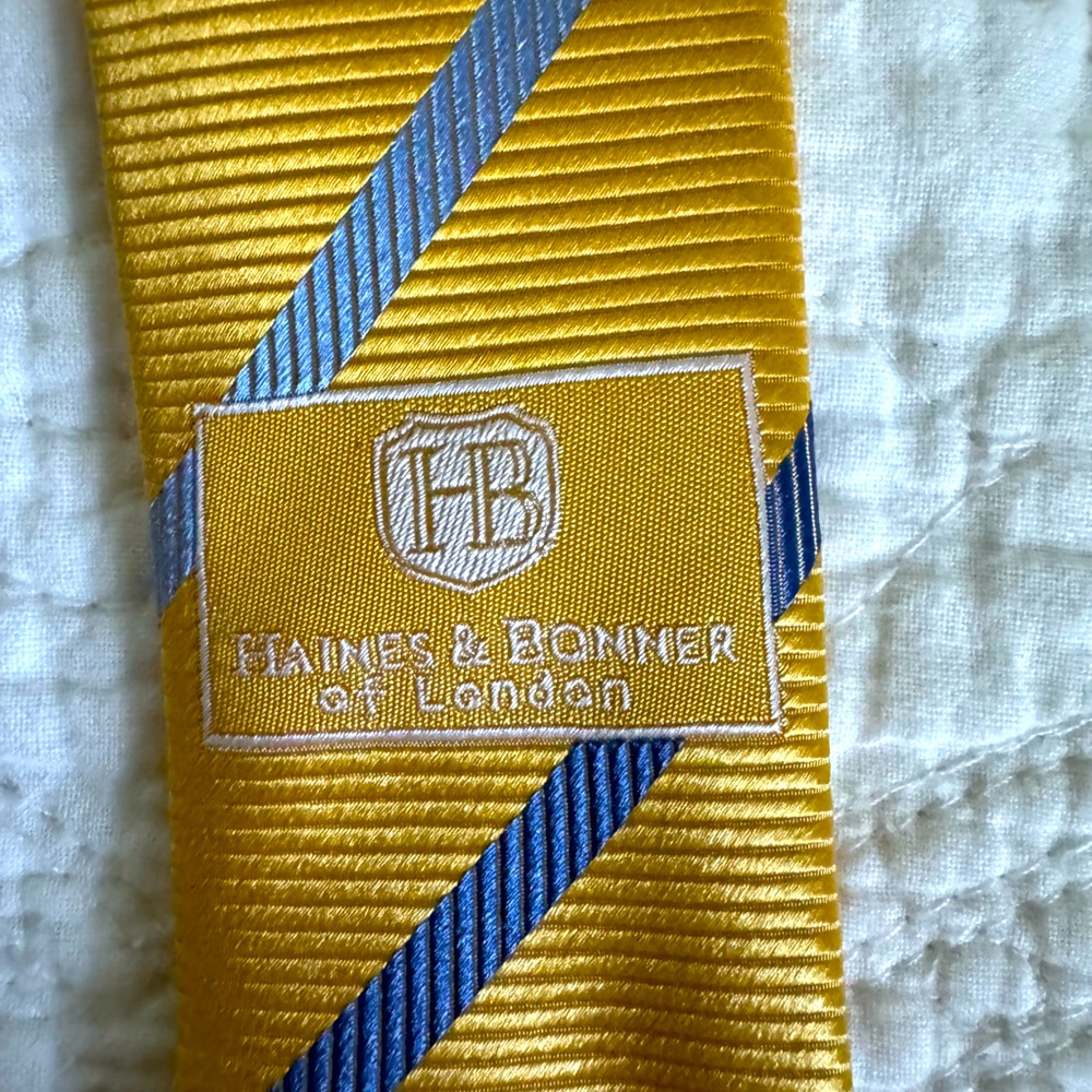 Haines & Bonner of London Tie 🦋 - Picture 2 of 7